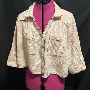EUC Anthropologie Fate pink Embroidered Button Up Cropped Gauze Boho To M